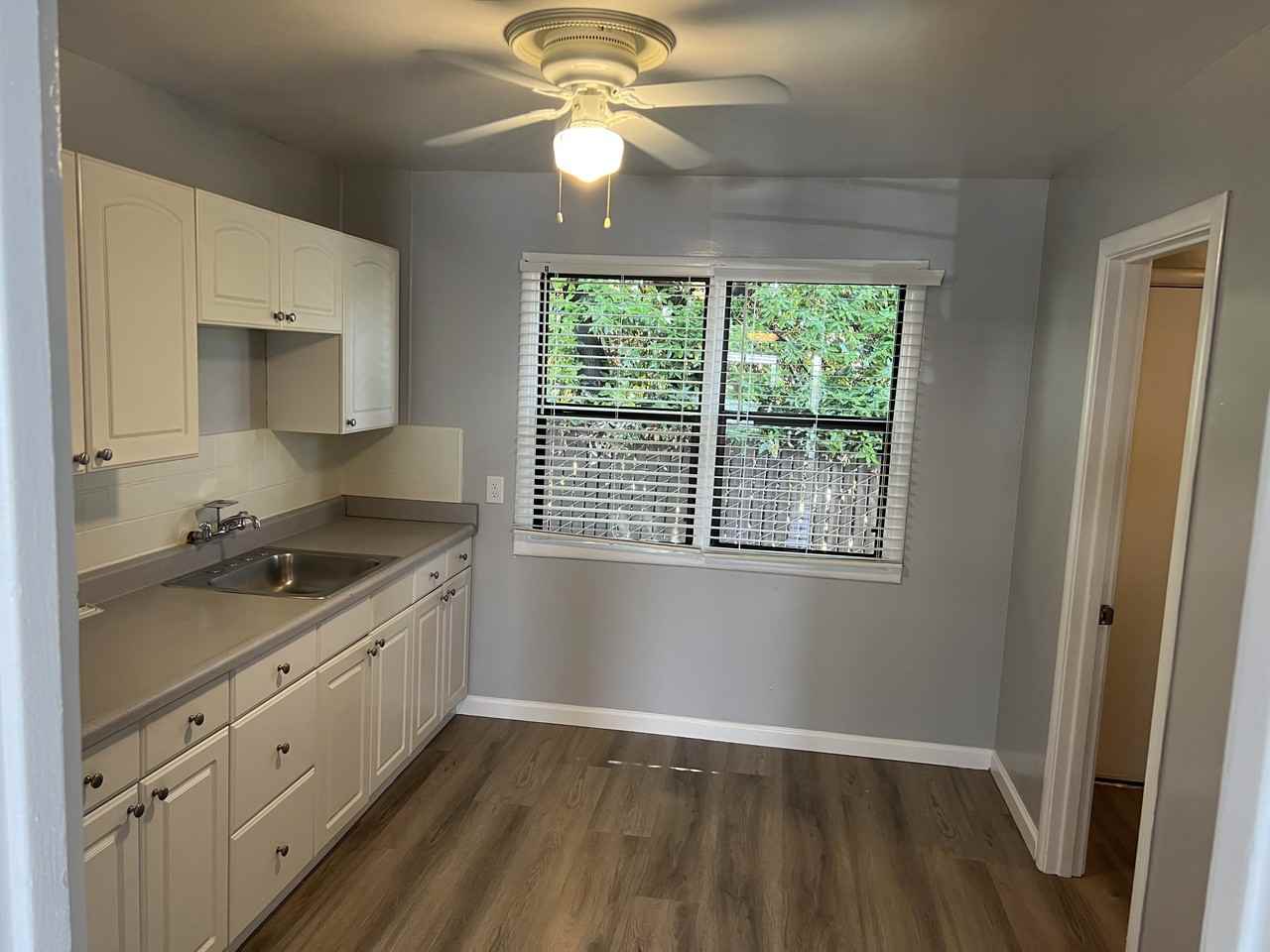 318 Lawton St - Photo 4 of 9