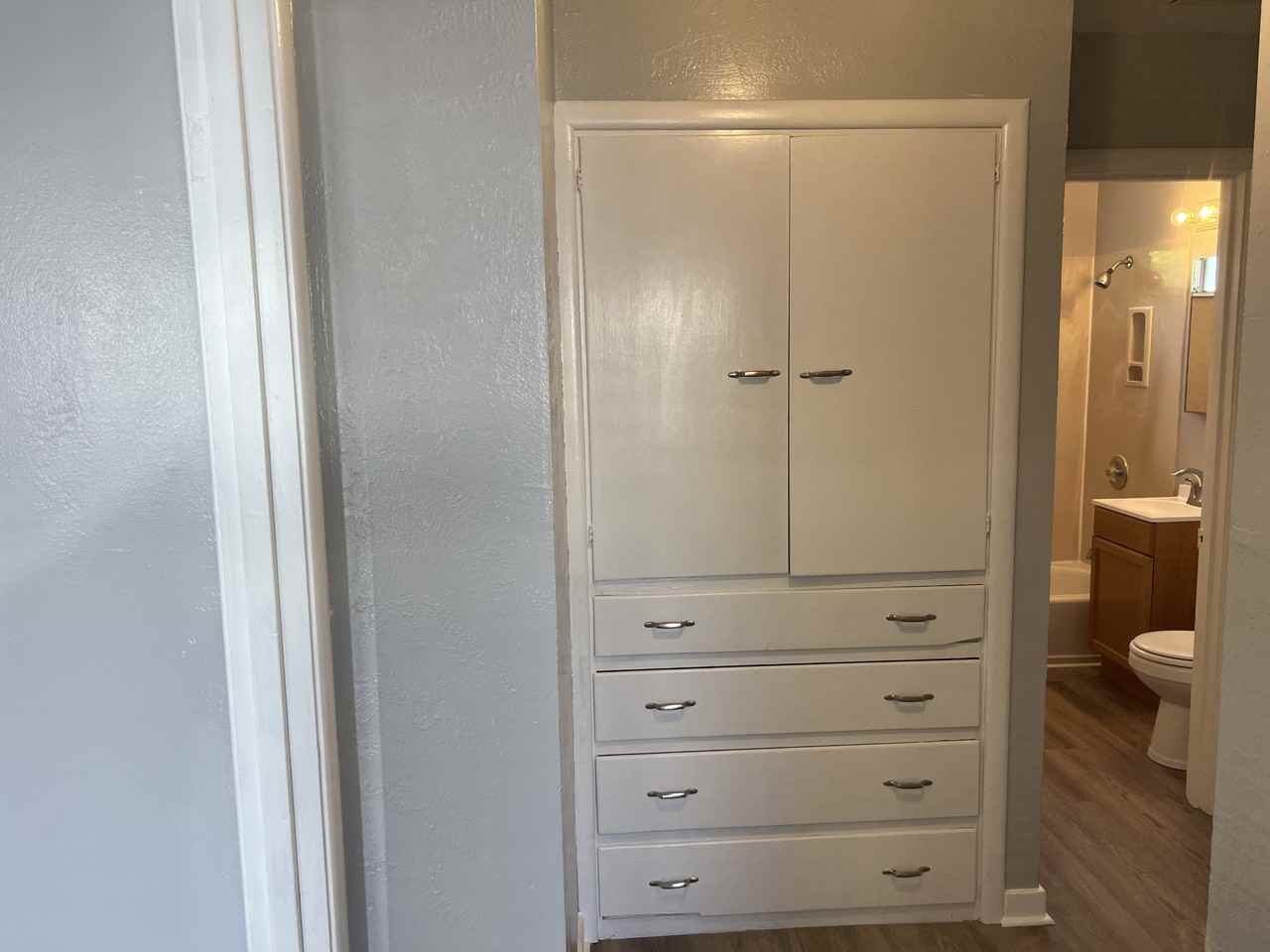 318 Lawton St - Photo 6 of 9