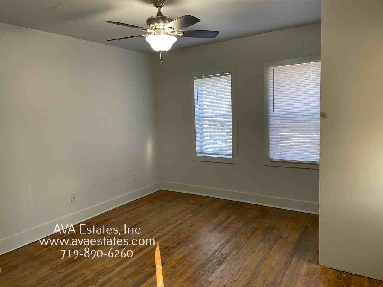 523 E Adams Ave - Photo 3 of 12