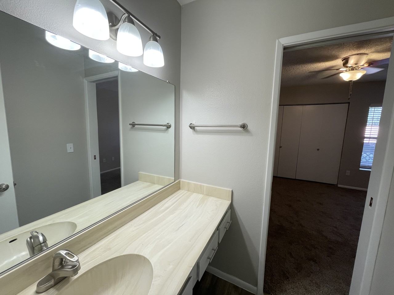 312 Bridge St - Photo 3 of 5