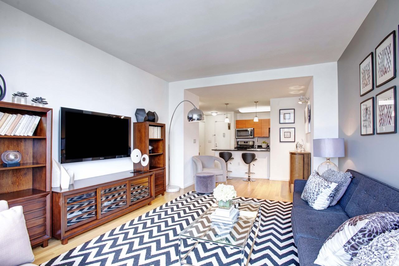 Skyline New Rochelle - Photo 2 of 26