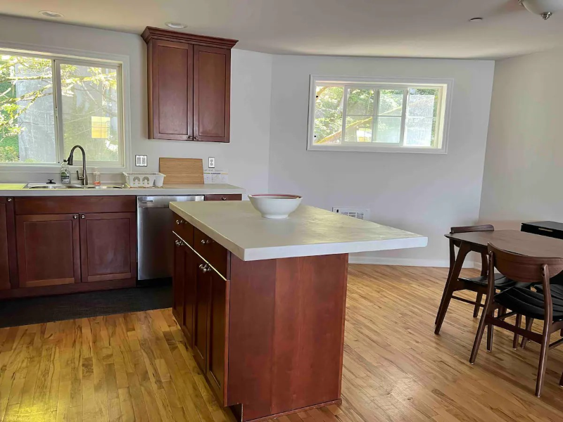 1802 Franklin Ave E - Photo 7 of 19