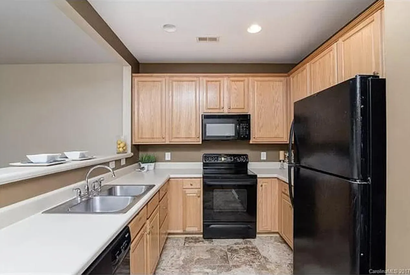 14914 Scothurst Ln - Photo 3 of 24