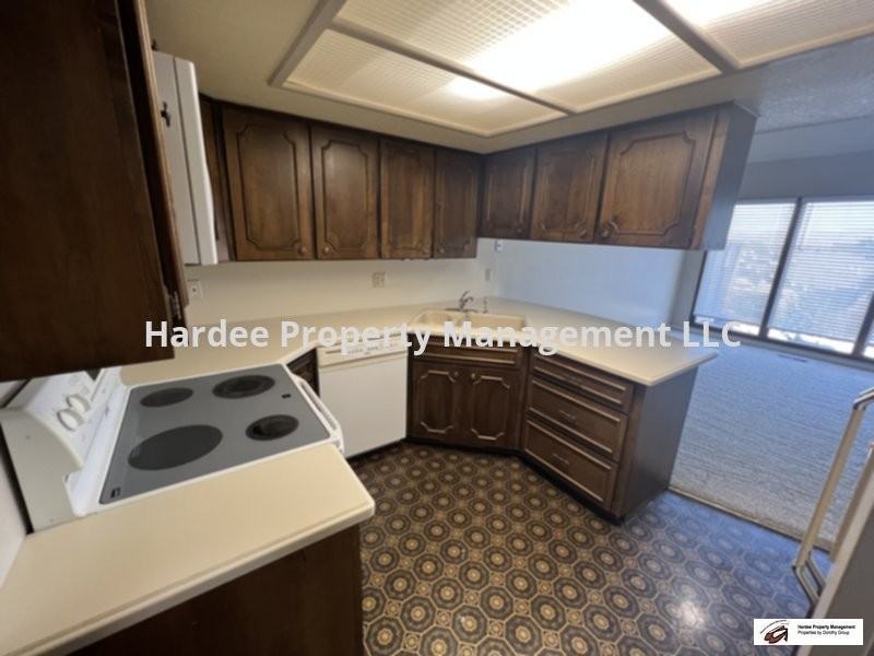 3082 W Catalina Ln - Photo 3 of 23