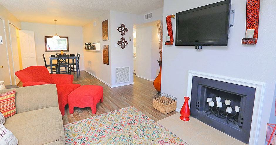 The Ashton Apartments - Photo 7 of 28