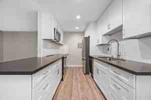 featured image of 500 S Los Robles Ave