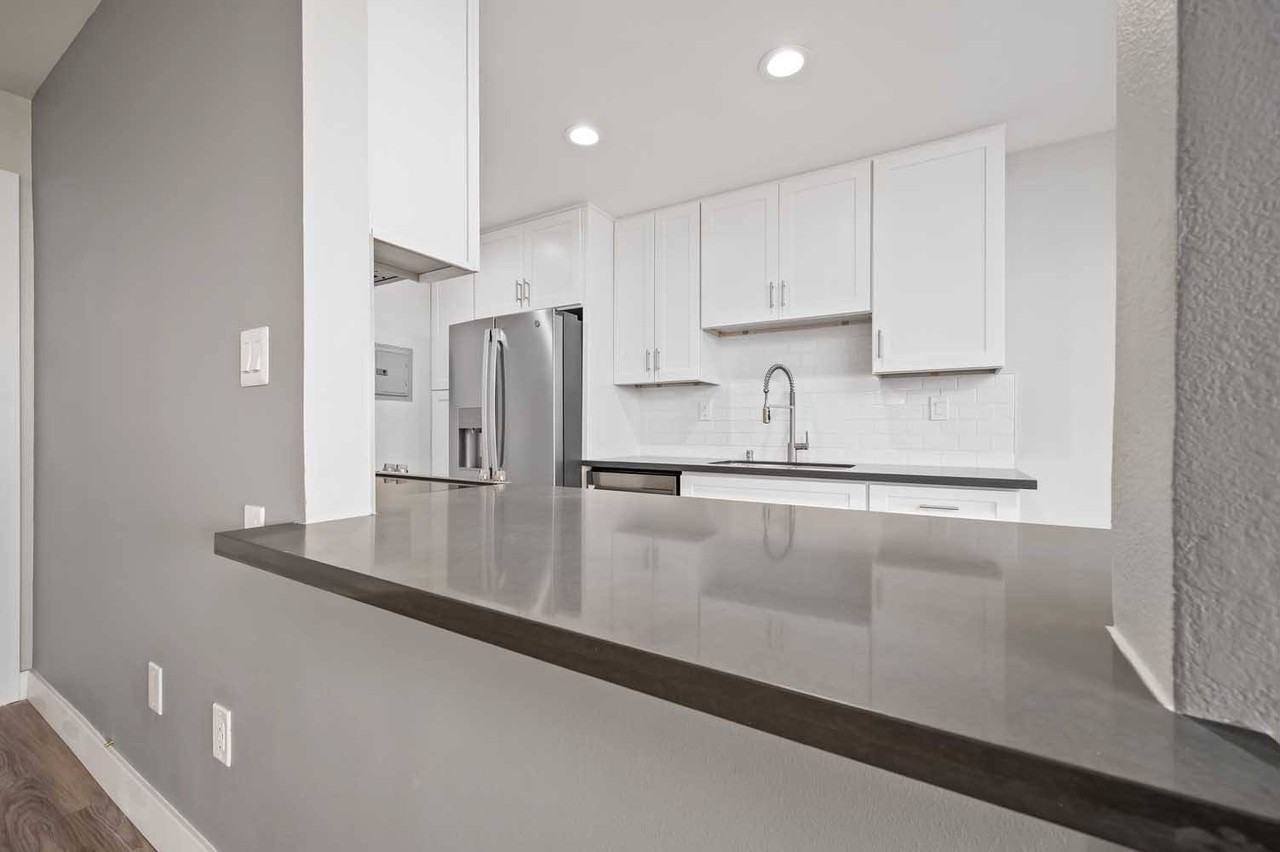 Los Robles Apartments - Photo 4 of 50