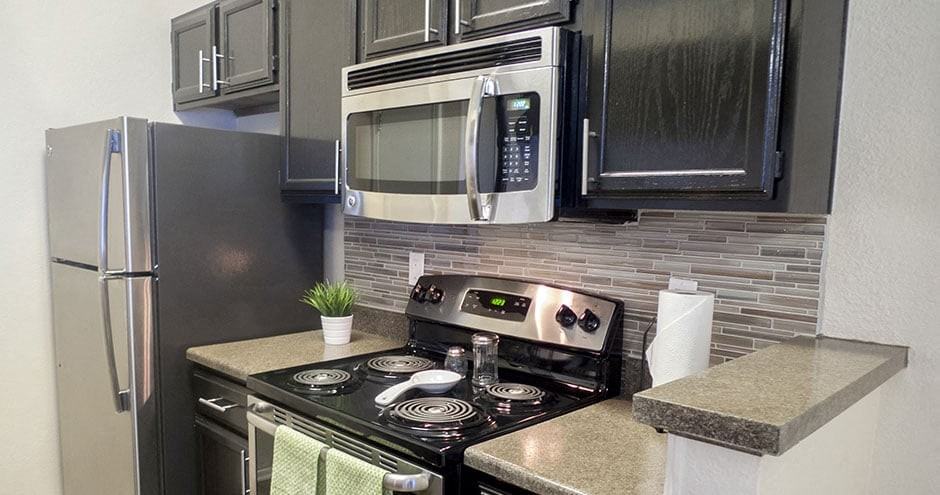 The Versailles Apartments - Photo 2 of 39