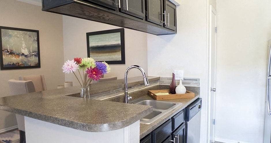 The Versailles Apartments - Photo 3 of 39
