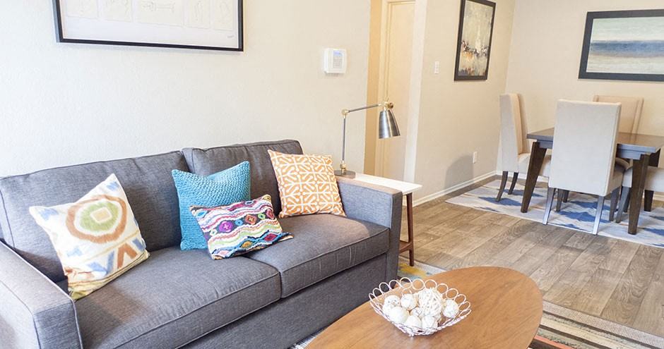 The Versailles Apartments - Photo 7 of 39