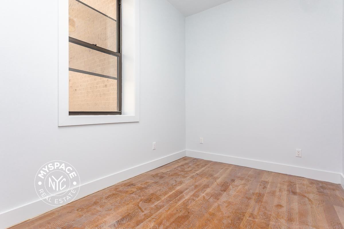 1337 Gates Ave #1D - Photo 2 of 19