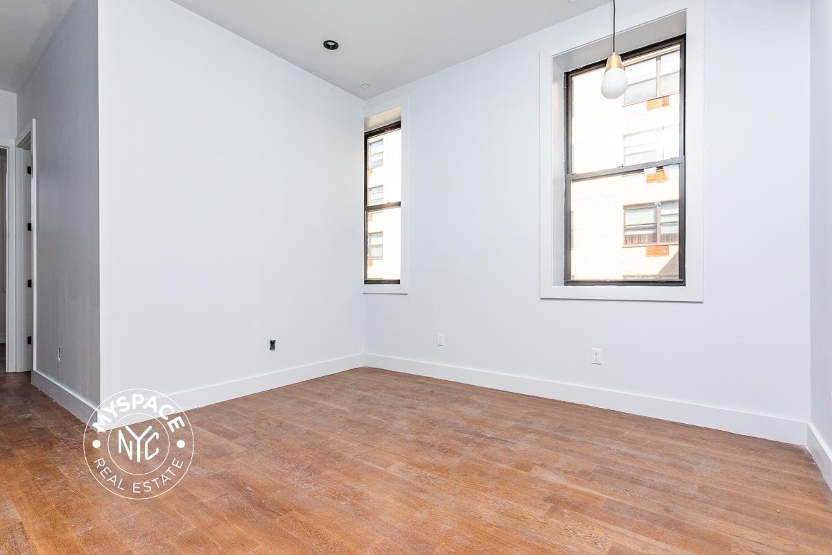 1337 Gates Ave #1D - Photo 3 of 19