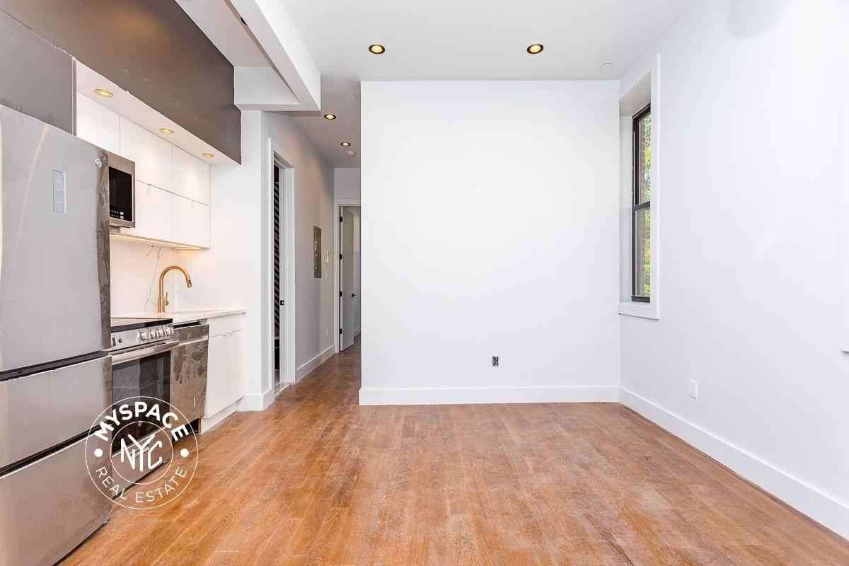 1337 Gates Ave #1D - Photo 7 of 19