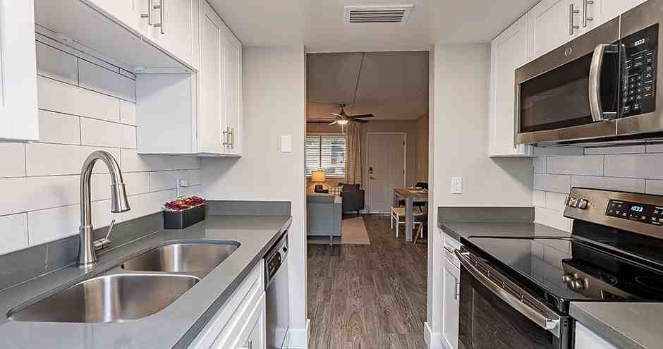 Parq on 5th - Photo 5 of 57