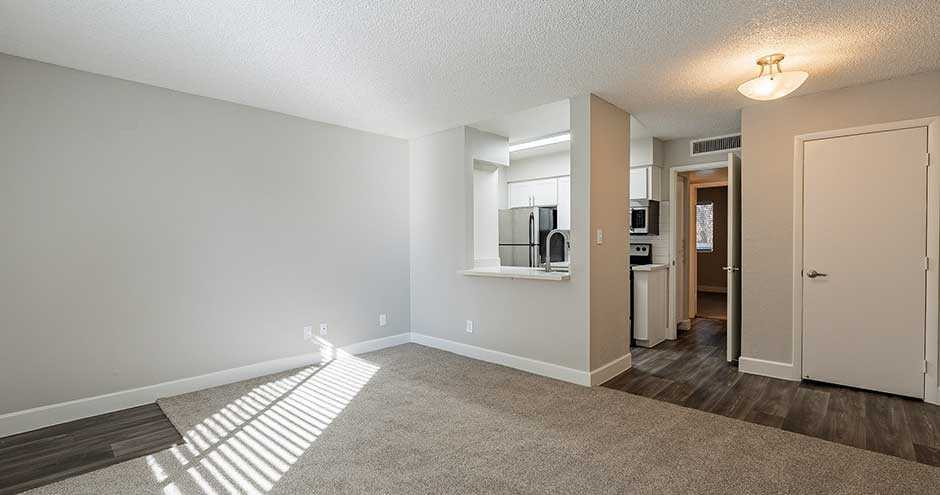 Parq on 50th Apartments - Photo 6 of 39