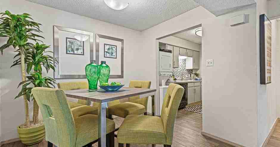 Parc Plaza Apartments - Photo 3 of 39
