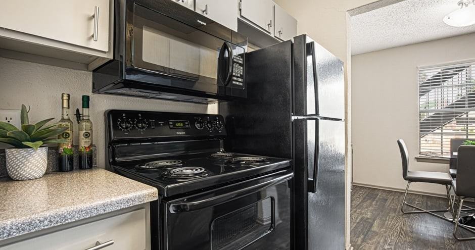 Oaks of Lewisville Apartments - Photo 3 of 43