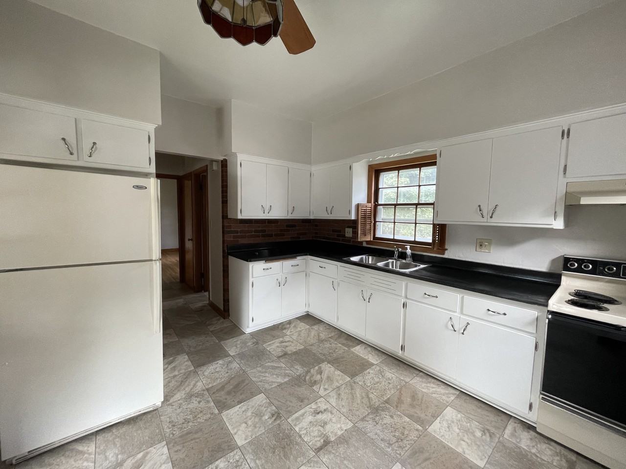 3958 East Plankinton Avenue - Photo 2 of 17