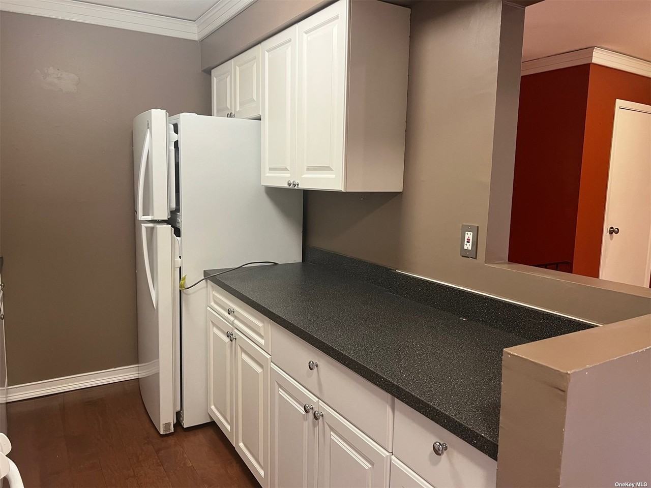 138 Pointe Cir N - Photo 2 of 8