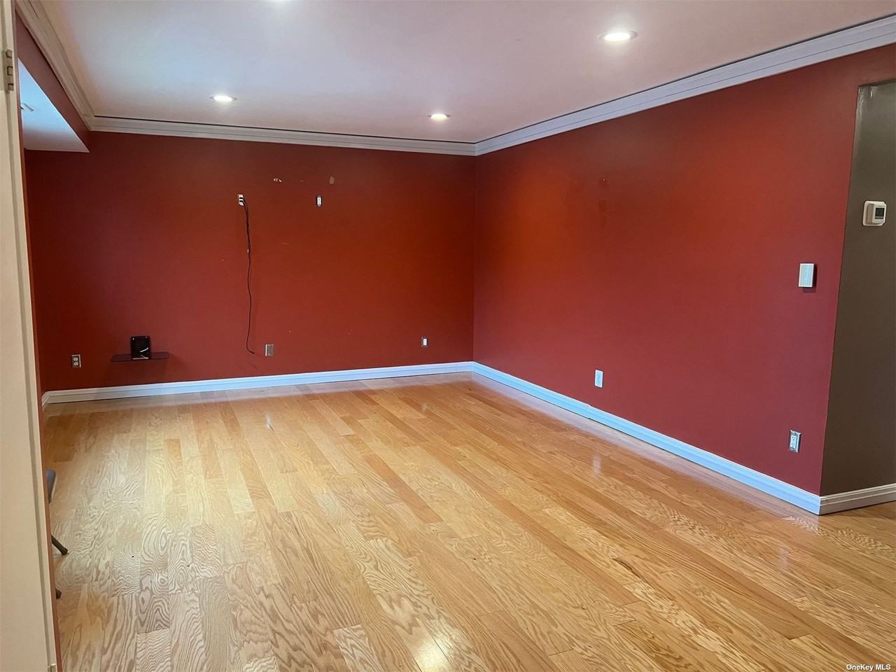 138 Pointe Cir N - Photo 3 of 8