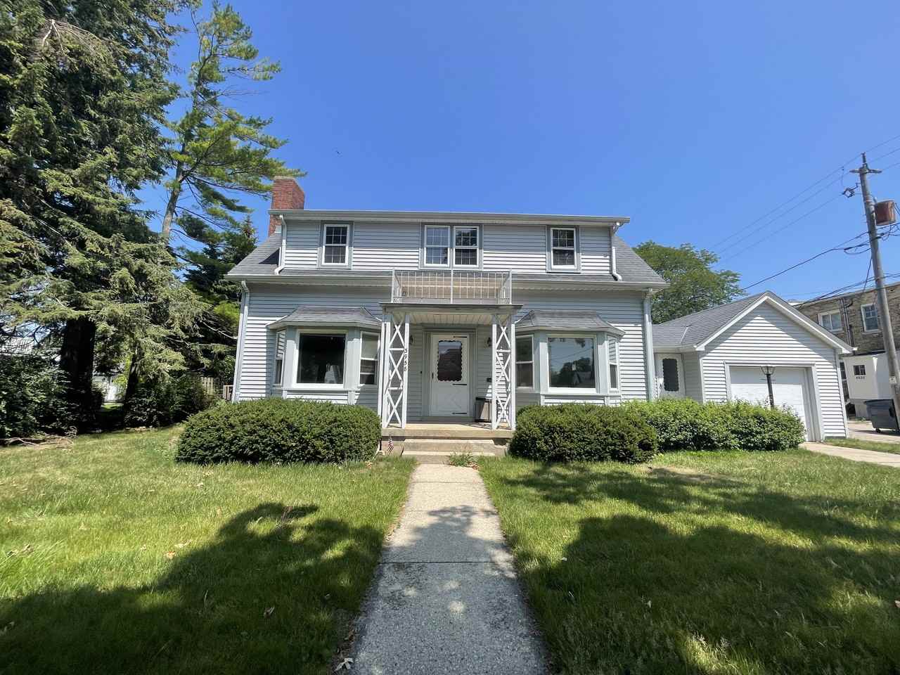 3958 East Plankinton Avenue, Cudahy, WI 53110 4 Bedroom Apartment for