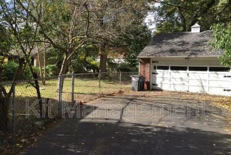 4547 Oakridge Dr - Photo 2 of 9