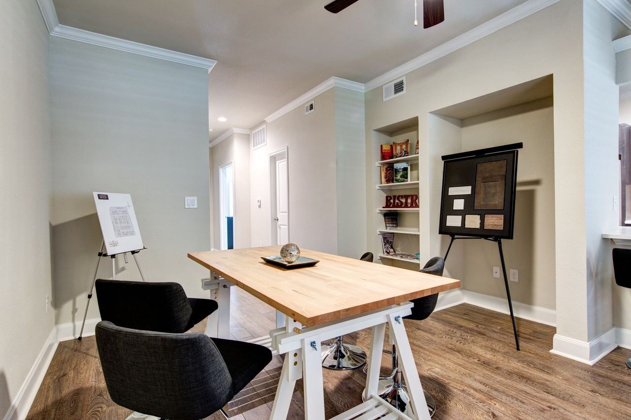 Marquis on Memorial - Photo 3 of 41