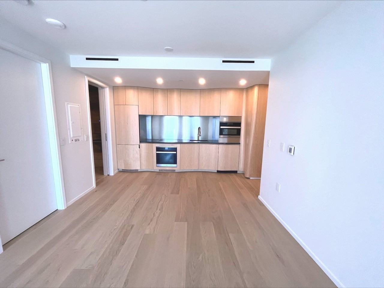 1568 Alberni Street #1477