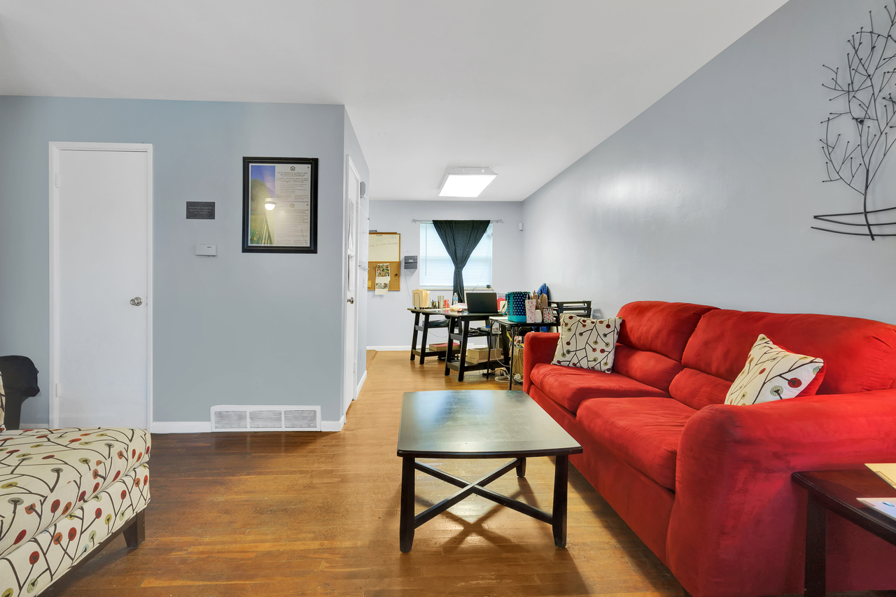 Colonial Park Townhomes - Photo 3 of 20