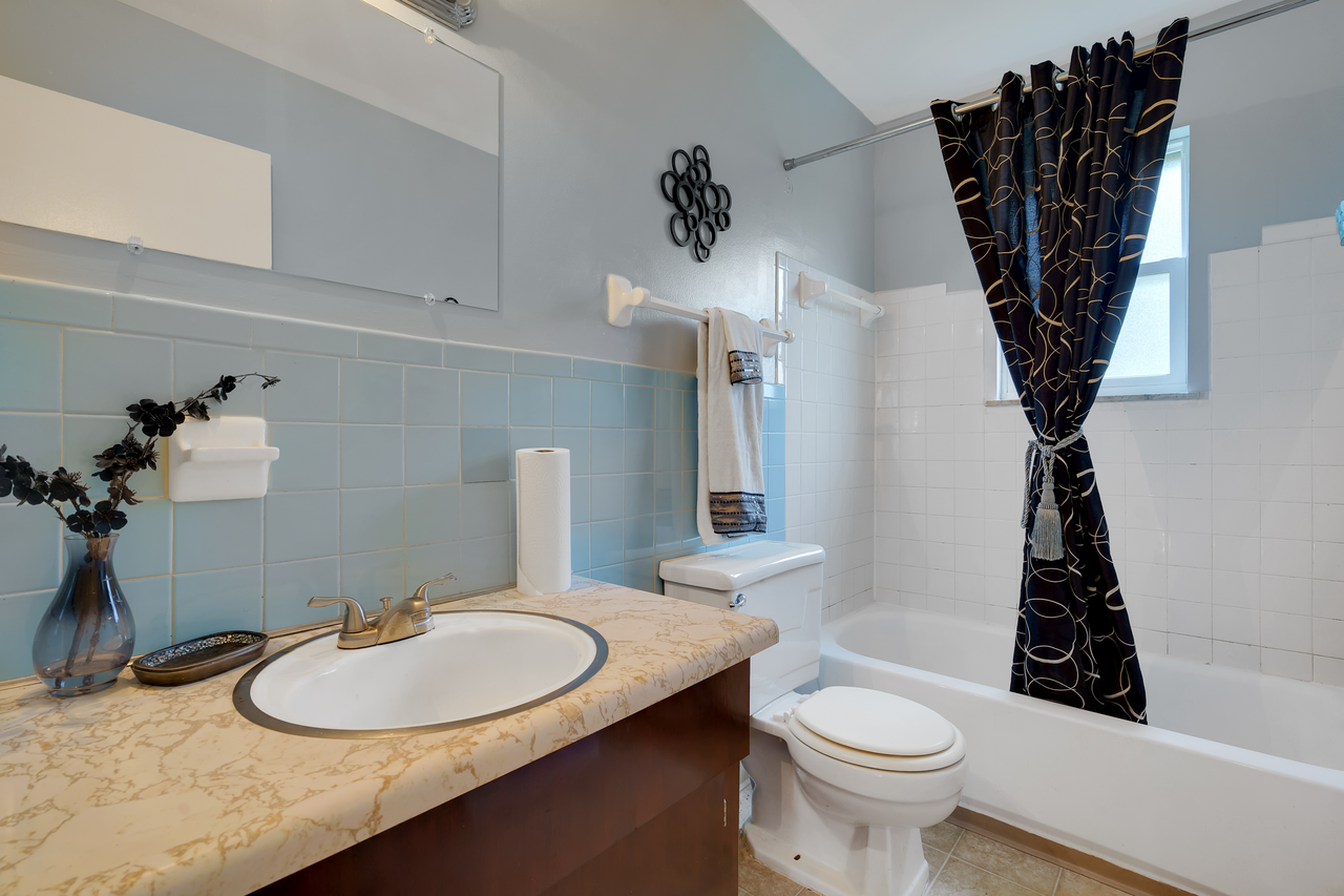 Colonial Park Townhomes - Photo 7 of 20