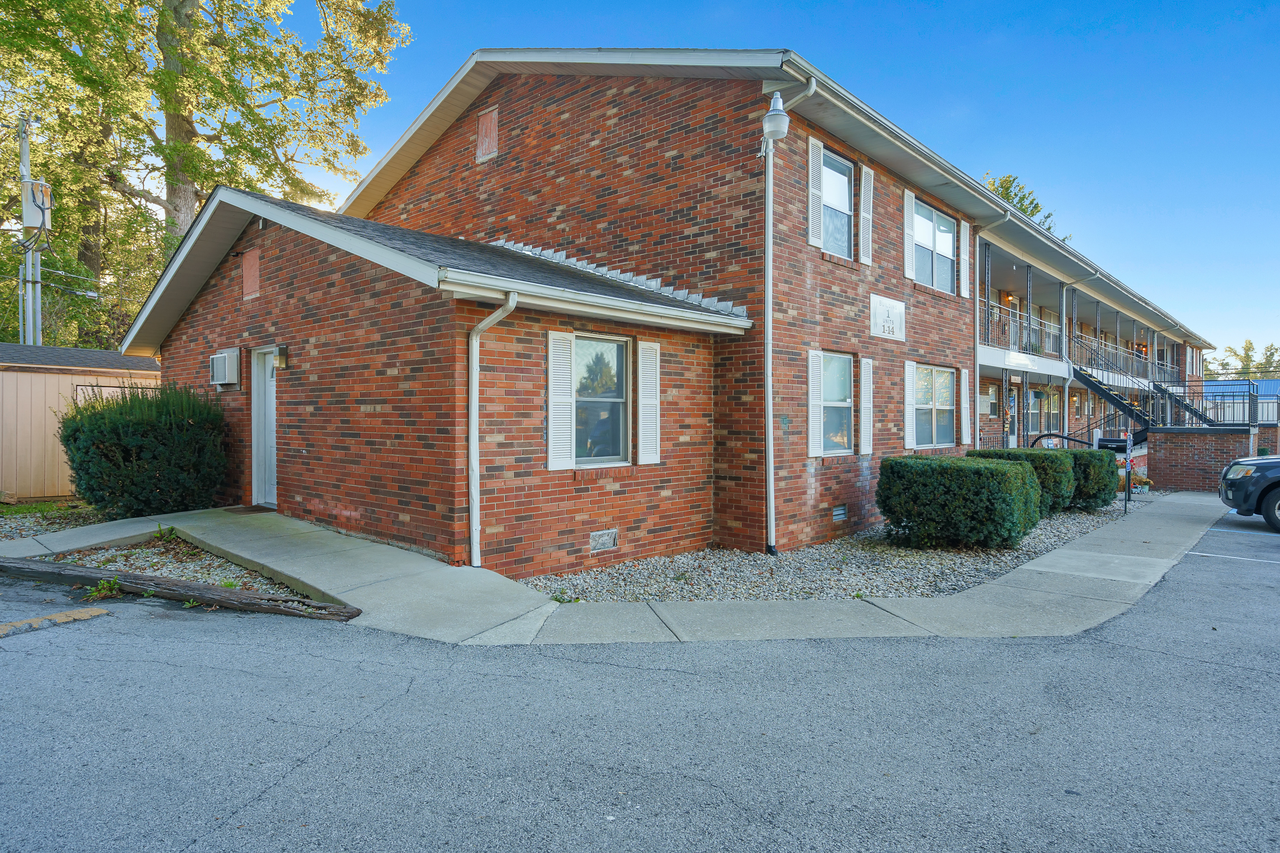 Stonebrook of Scottsburg - Photo 2 of 17