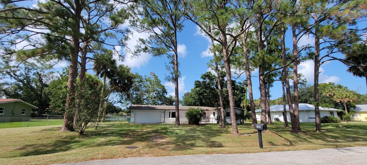 7600 Lakeview Avenue - Photo 2 of 20