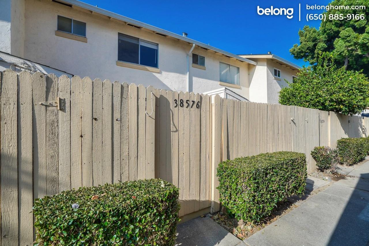 38576 Royal Ann Cmn - Photo 2 of 32