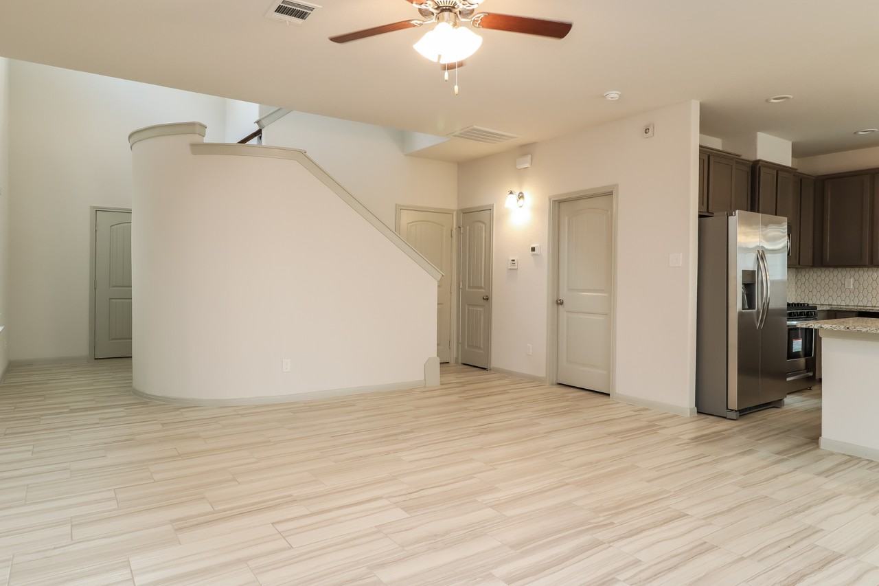 7923 Fijian Cypress Dr - Photo 3 of 24