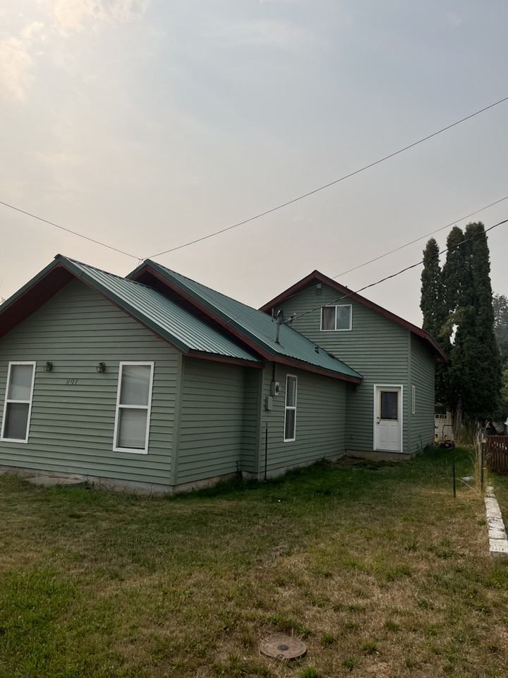 201 North Calispel Avenue - Photo 2 of 17