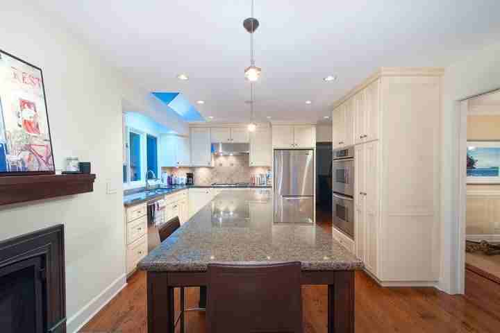 457 Hillcrest Street - Photo 3 of 15