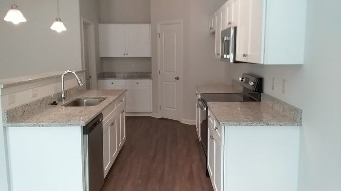700 Park Ln - Photo 2 of 10