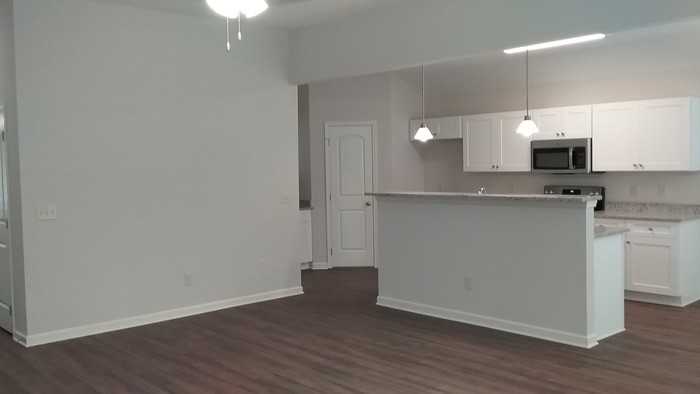 700 Park Ln - Photo 3 of 10