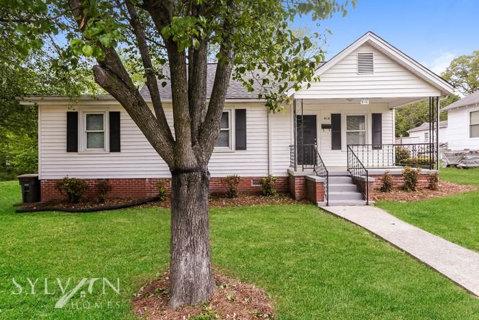 810 Walker St - Photo 3 of 16