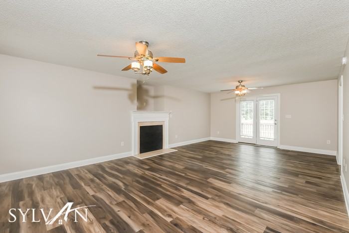 7211 Jessica Ln - Photo 3 of 16