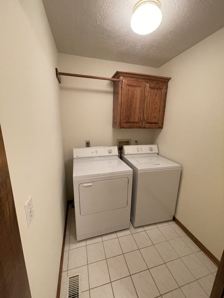 15327 Mason Plz - Photo 3 of 35