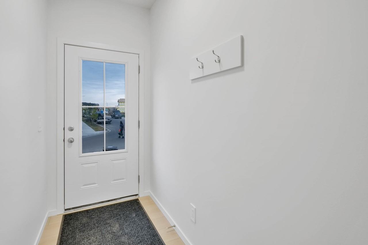 22603 93 Ave Nw - Photo 2 of 11