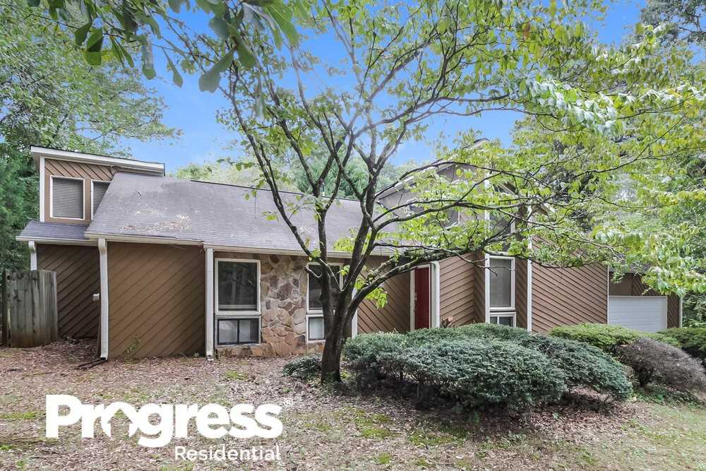 4553 Kings Crossing Dr Ne - Photo 3 of 16