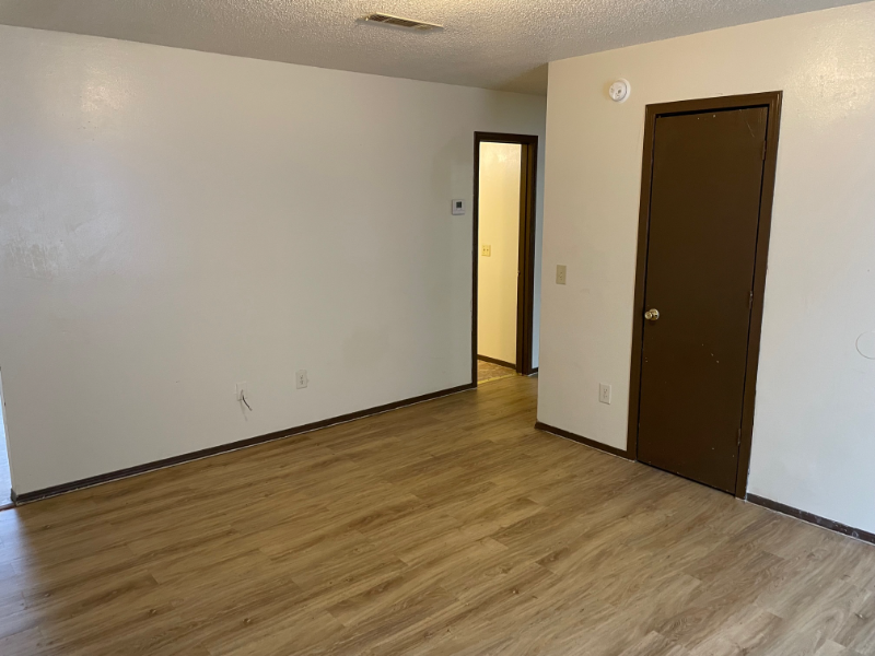 1001 Grant Ave - Photo 2 of 5