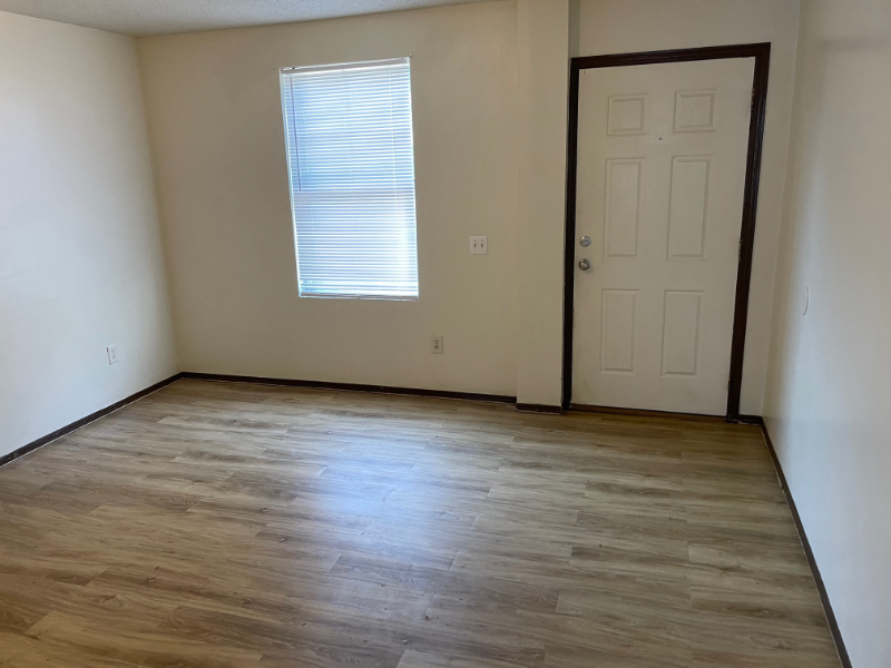 1001 Grant Ave - Photo 3 of 5