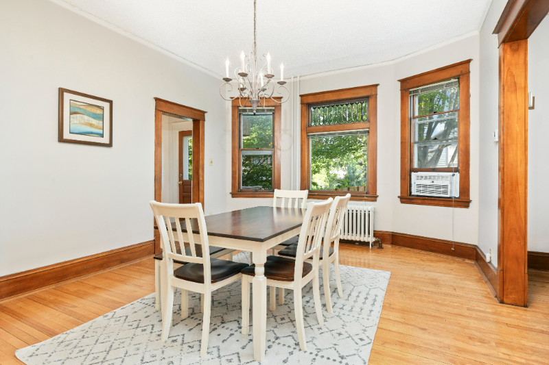 567 Ottawa Ave - Photo 4 of 19