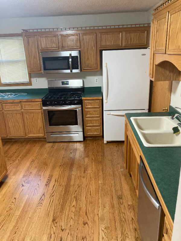 14533 S Pebble Creek Dr - Photo 3 of 20