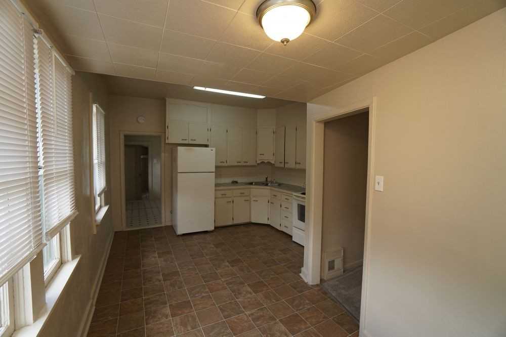 150 S Grove St - Photo 2 of 12