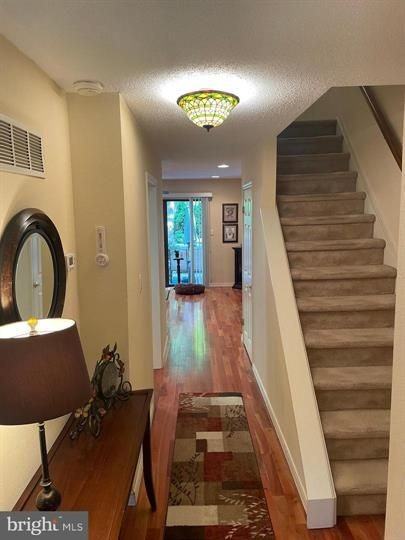 74 Bishop Dr - Photo 3 of 41