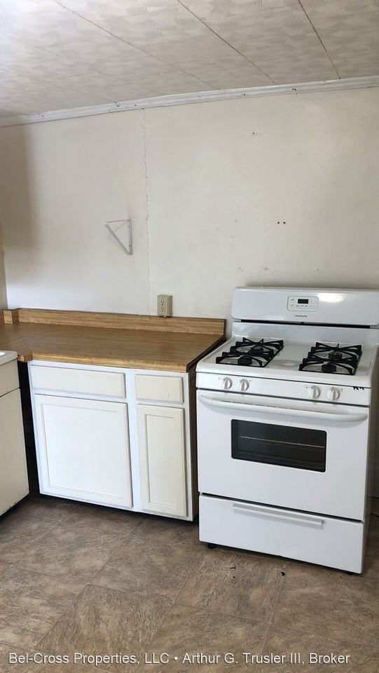 313 McLane Ave - Photo 3 of 6